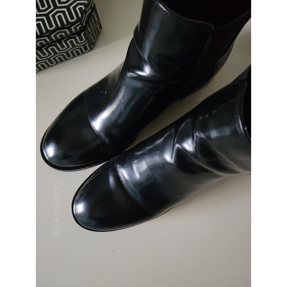 Zara | Smooth Patent Chelsea Boots - Picture 2 of 11